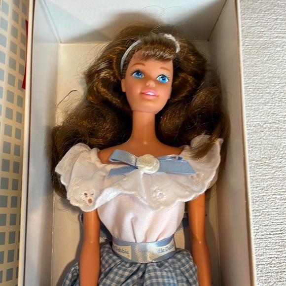 - Vintage 1996 Little Debbie Snacks Barbie Collector's Edition Series 2 - Picture 2 of 10